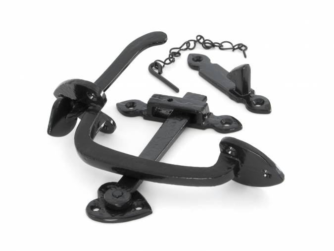 Black Cast Thumblatch Set with Chain Image 1